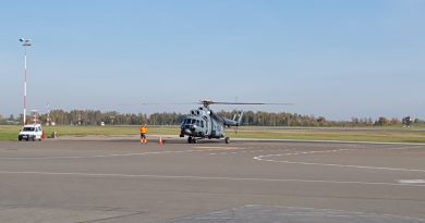 Kariškių sraigtasparnis donorinius organus skraidino iš Latvijos Kariškių sraigtasparnis donorinius organus skraidino iš Latvijos
