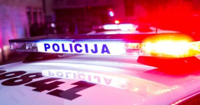 Apvirtus automobiliui sužeista keleivė Apvirtus automobiliui sužeista keleivė