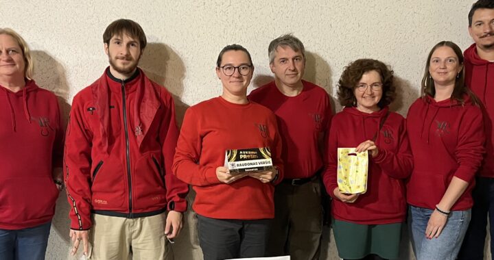 Raudonas veršis auksuotais ragais sudaužė kietai virtus ir jam vienodai kas tie jie…